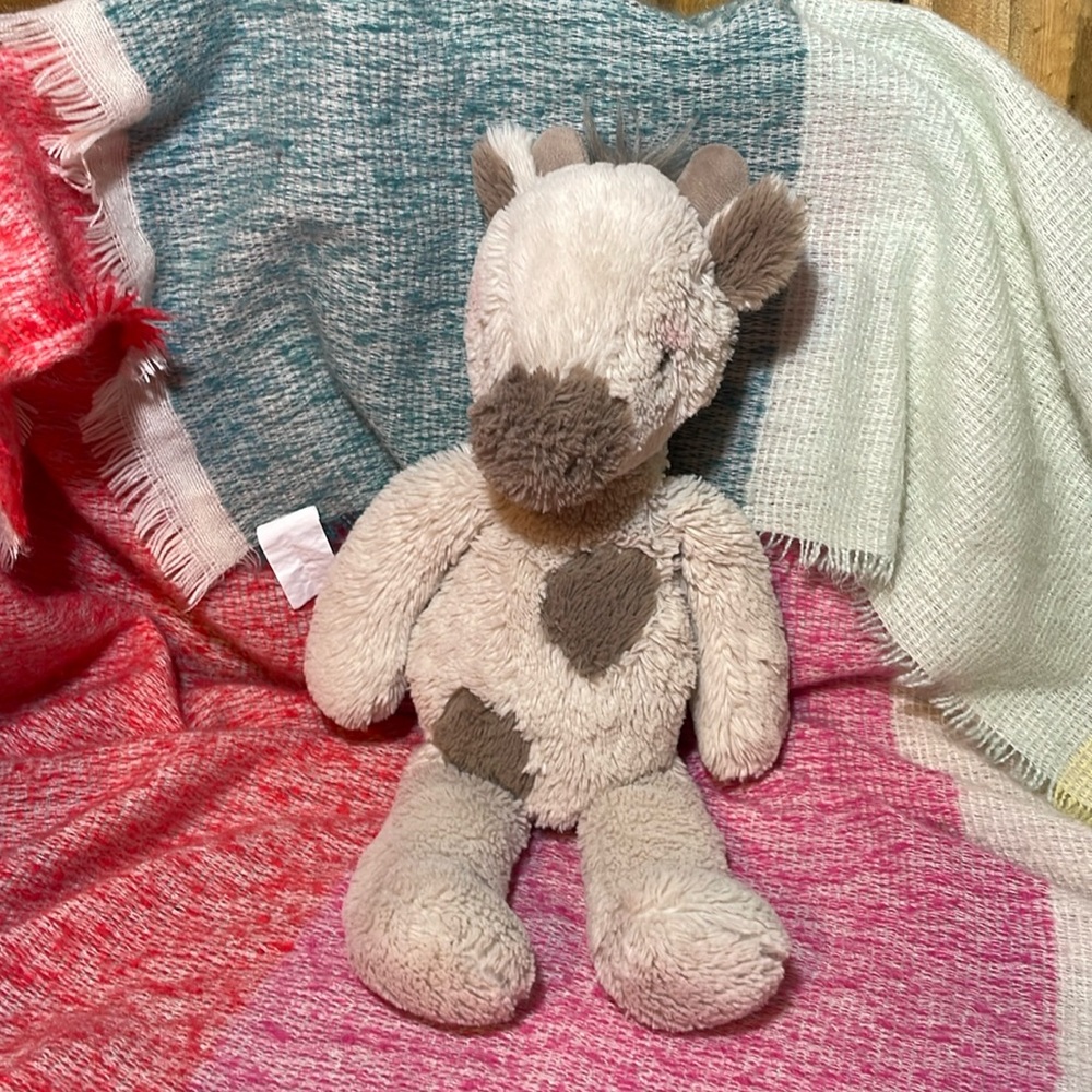 RETIRED Jellycat Billie Giraffe 14” plush animal with tan spots for kids / adult